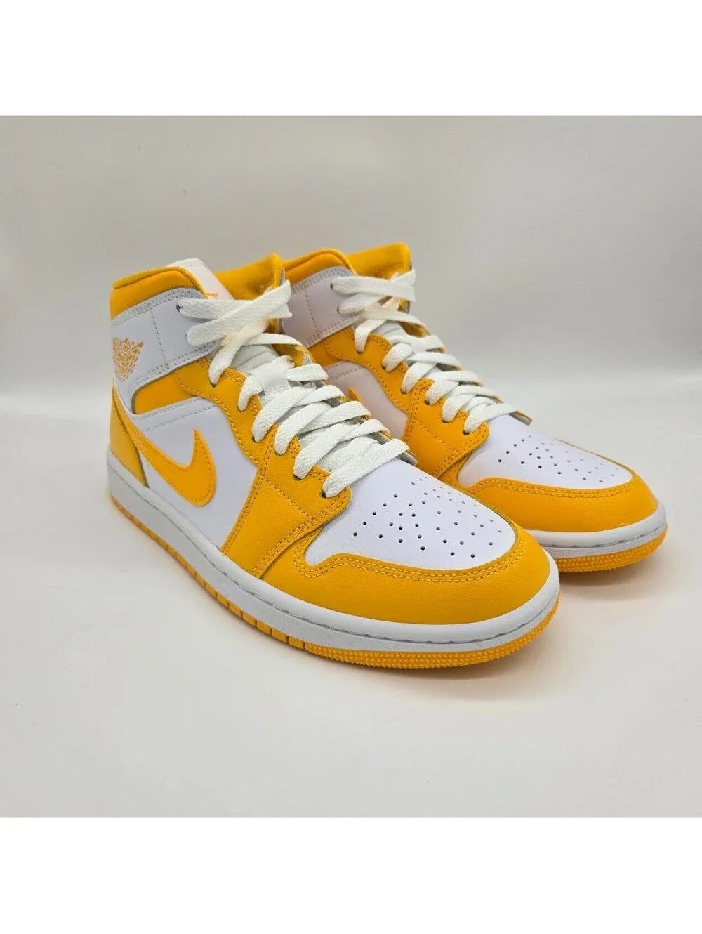 Air Jordan 1 Mid - University Gold, Women’s 8.5 Sneakers - BQ6472-117